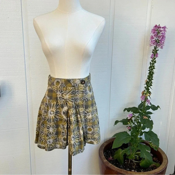 Urban Outfitters Plaid Pleated Gingham Floral Graphic Wrap Mini Skirt / Size XS - Picture 1 of 9